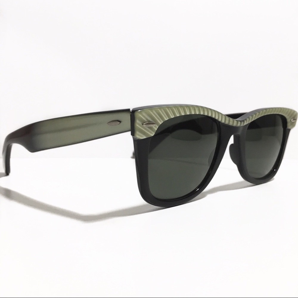 Vintage B&L Ray Ban Wayfarer Moonstone Street Neat